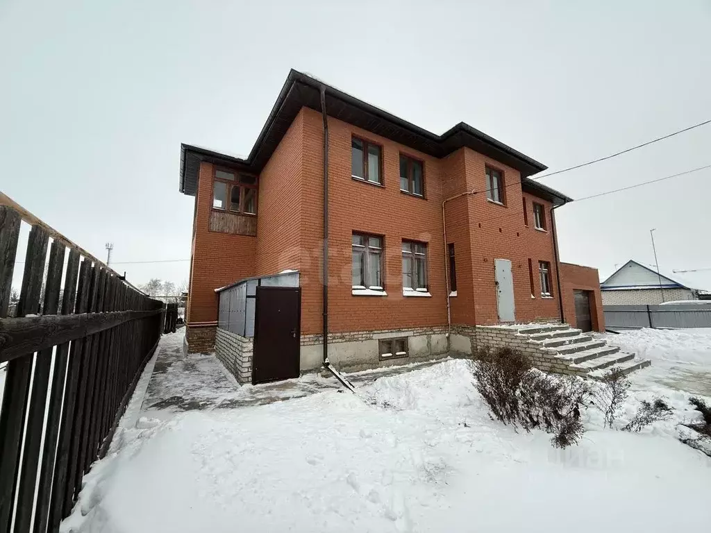 Дом в Самарская область, Безенчук пгт ул. Мичурина, 53 (415 м) - Фото 1