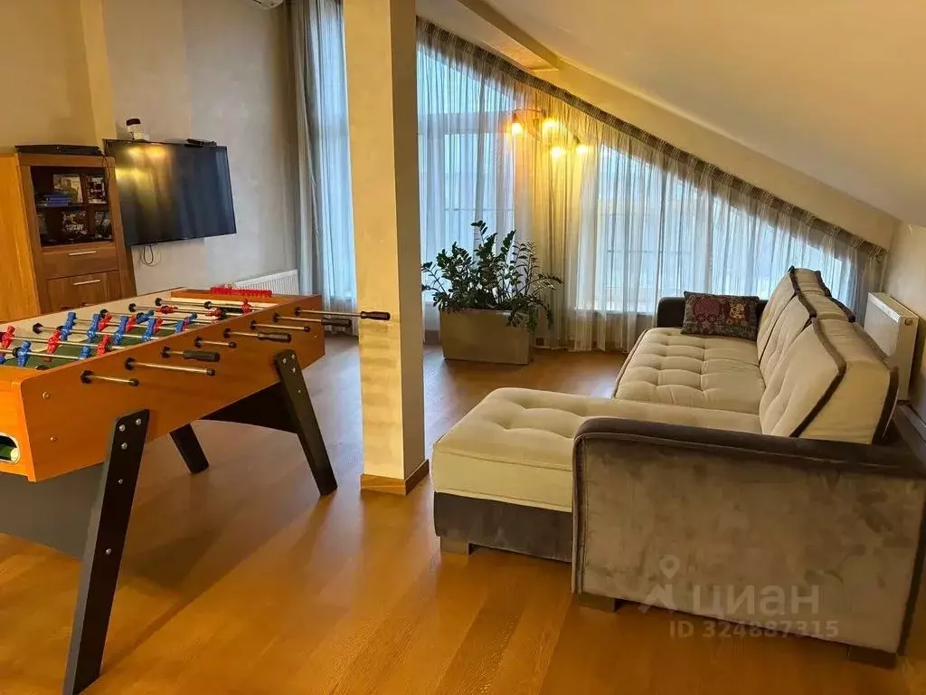 Дом в Москва д. Безобразово, ул. Придорожная, 1А (200 м) - Фото 1