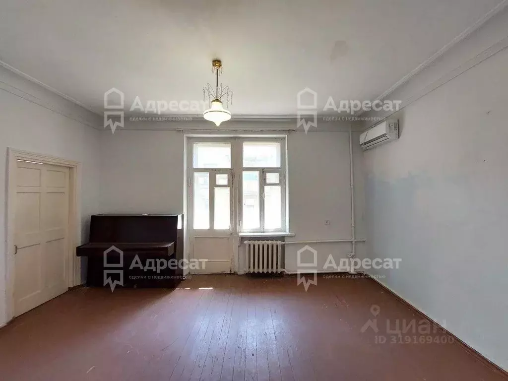 3-к кв. Волгоградская область, Волгоград ул. Кузнецова, 50 (60.5 м) - Фото 0