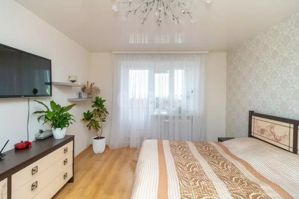 3-к кв. Тюменская область, Тюмень ул. Щербакова, 140 (80.0 м) - Фото 1