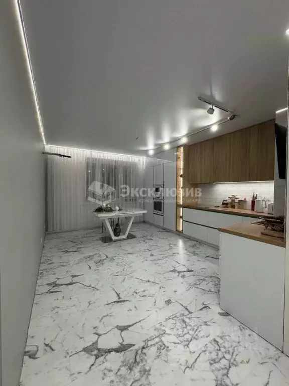 2-к кв. Тюменская область, Тюмень Новгородская ул., 14 (73.2 м) - Фото 1