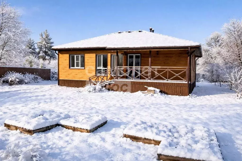 Дом в Курская область, Курский район, Моковский сельсовет, д. Майская ... - Фото 1