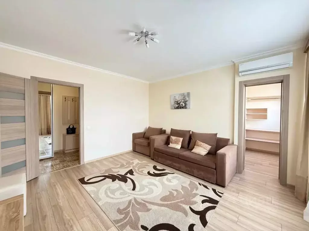 2-к кв. Крым, Симферополь ул. Лексина, 50 (65.0 м) - Фото 2
