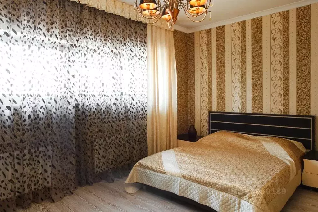 2-к кв. Тюменская область, Тюмень ул. Максима Горького, 68 (60.0 м) - Фото 1