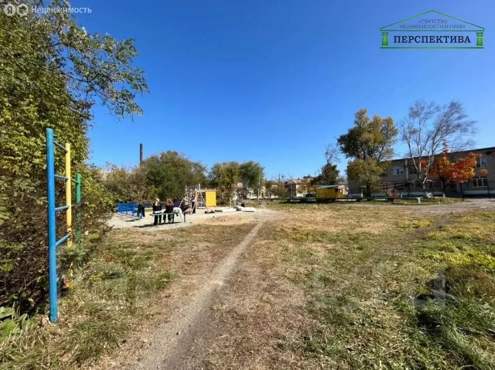 3-комнатная квартира: Артём, Полевая улица, 21 (56.6 м) - Фото 1