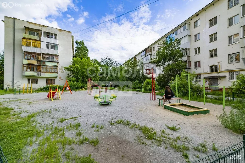 3-комнатная квартира: Екатеринбург, улица Саввы Белых, 11 (49.2 м) - Фото 2