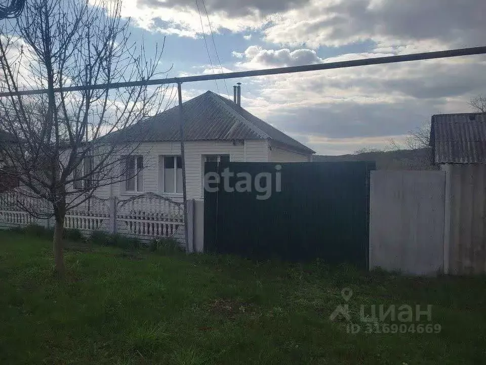 Дом в Белгородская область, Красногвардейский район, Валуйчанское ... - Фото 1