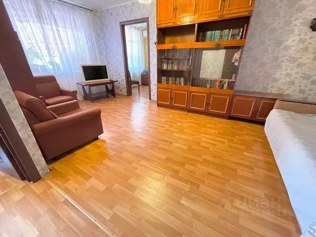 2-к кв. Оренбургская область, Орск Новый город мкр, просп. Ленина, 6 ... - Фото 1