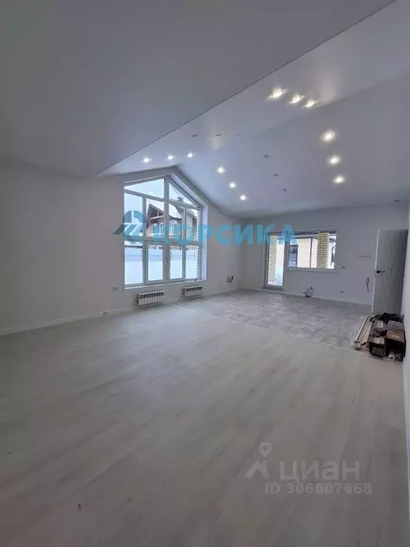 Дом в Татарстан, Набережные Челны пл. Азатлык (175 м) - Фото 1