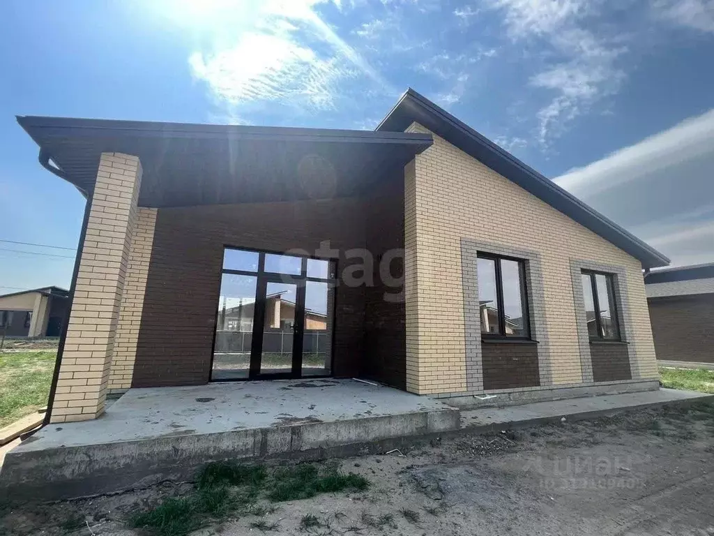 Дом в Астраханская область, Приволжский район, с. Осыпной Бугор ... - Фото 0