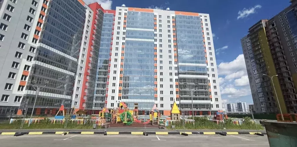 2-к. квартира, 60 м, 7/18 эт. - Фото 0