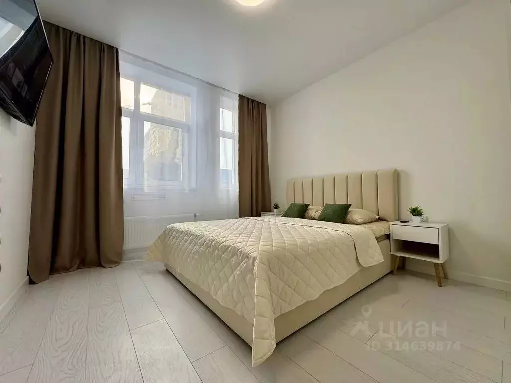 1-к кв. Тюменская область, Тюмень ул. Тимофея Чаркова, 87 (45.0 м) - Фото 0