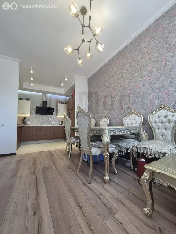 3-комнатная квартира: Екатеринбург, улица Евгения Савкова, 29 (57.4 м) - Фото 1