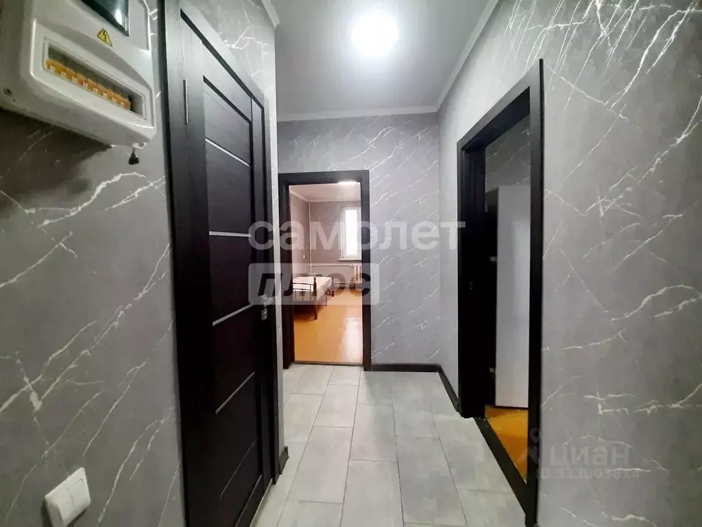 3-к кв. Краснодарский край, Туапсе пл. Ильича, 4 (50.2 м) - Фото 1