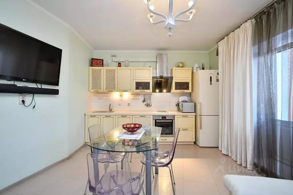 1-к кв. Красноярский край, Красноярск Изумрудная ул., 5 (53.0 м) - Фото 1