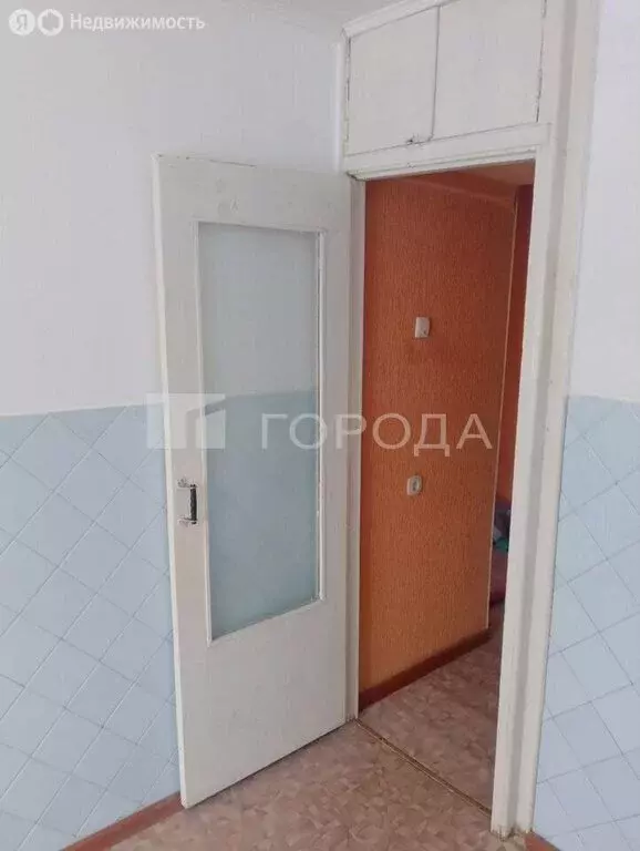 3-комнатная квартира: Барнаул, улица Георгия Исакова, 270 (60.8 м) - Фото 2