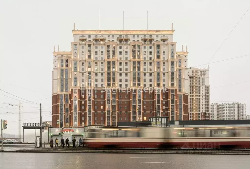 6-к кв. Санкт-Петербург ул. Дыбенко, 8к3 (186.1 м) - Фото 1