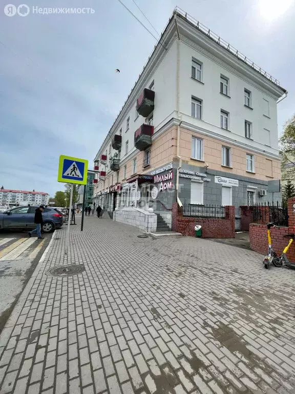 3-комнатная квартира: Уфа, улица Ивана Якутова, 12 (64.1 м) - Фото 0