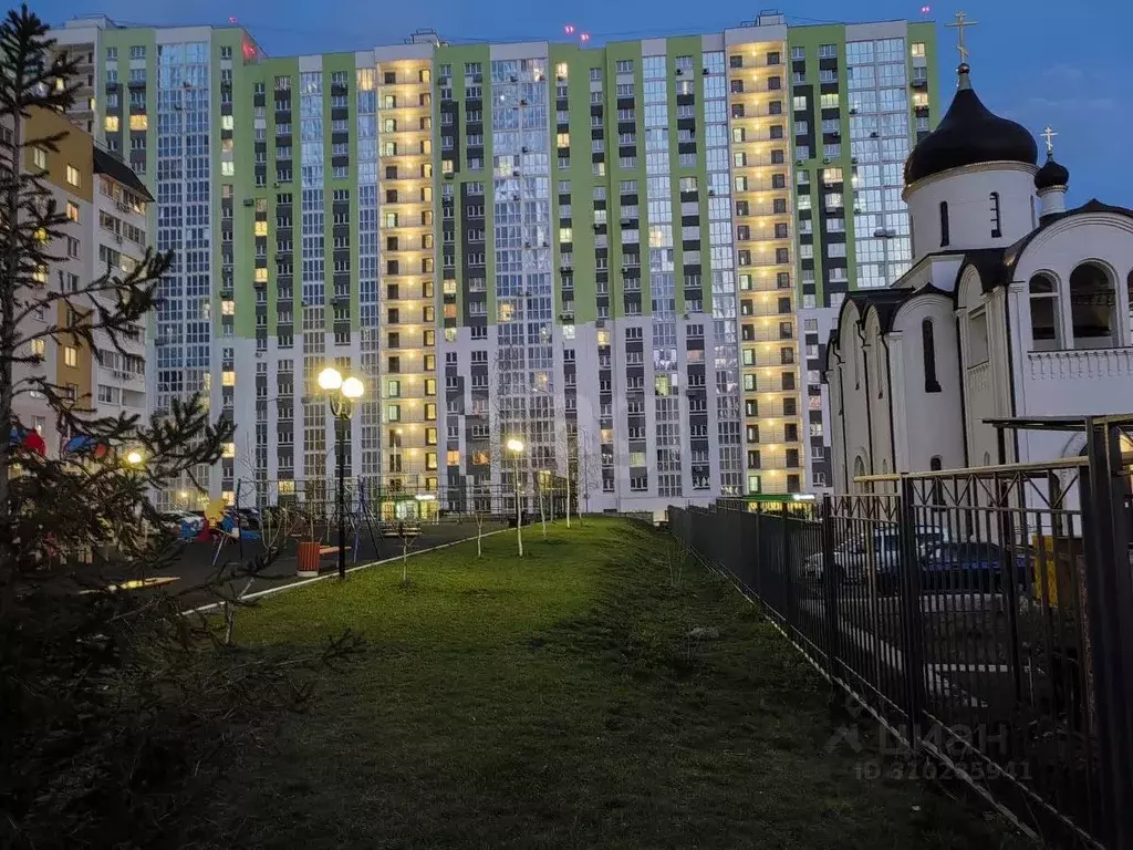 3-к кв. Саратовская область, Саратов ул. Имени Академика Н.Н. ... - Фото 0