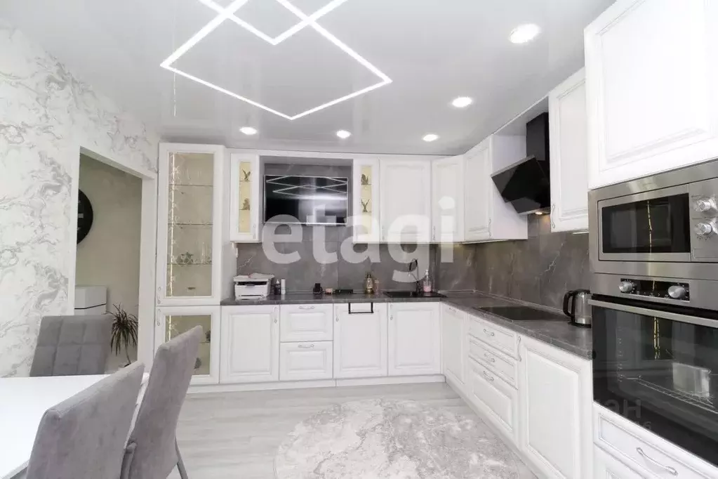 3-к кв. Красноярский край, Красноярск ул. Шахтеров, 8 (94.0 м) - Фото 1