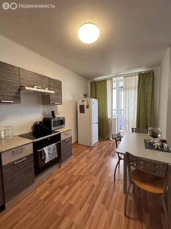 2-комнатная квартира: Екатеринбург, улица М.Н. Михеева, 2 (67 м) - Фото 0