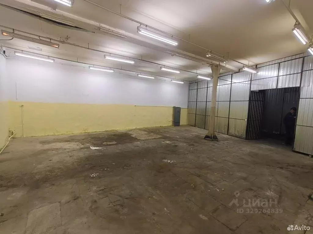 Помещение свободного назначения в Ленинградская область, Гатчина ул. ... - Фото 1