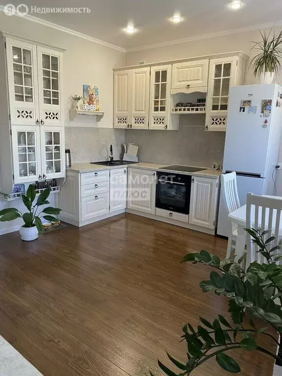 3-комнатная квартира: Миасс, улица 8 Июля, 22 (58 м) - Фото 1