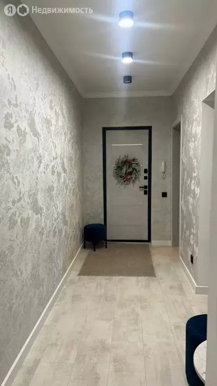 3-комнатная квартира: Симферополь, улица Воровского, 60 (65.8 м) - Фото 1