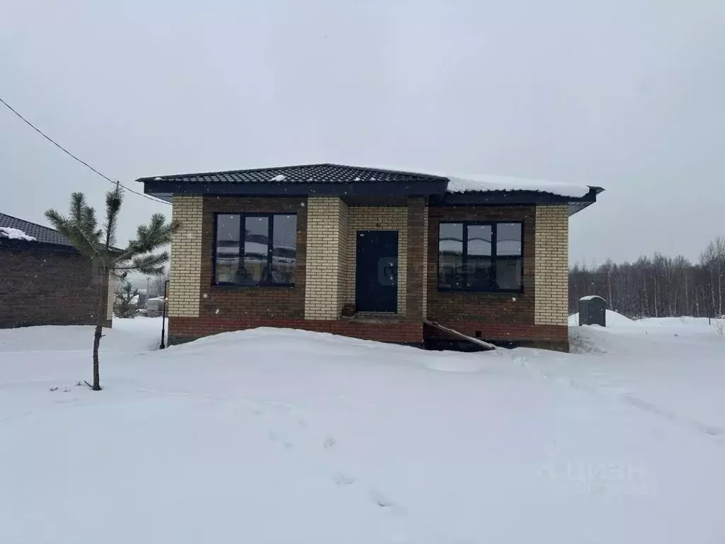 Дом в Татарстан, Высокогорский район, Семиозерское с/пос, д. Макаровка ... - Фото 0