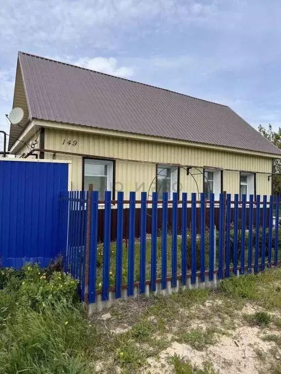 Дом в Саратовская область, Базарно-Карабулакский район, Максимовское ... - Фото 1