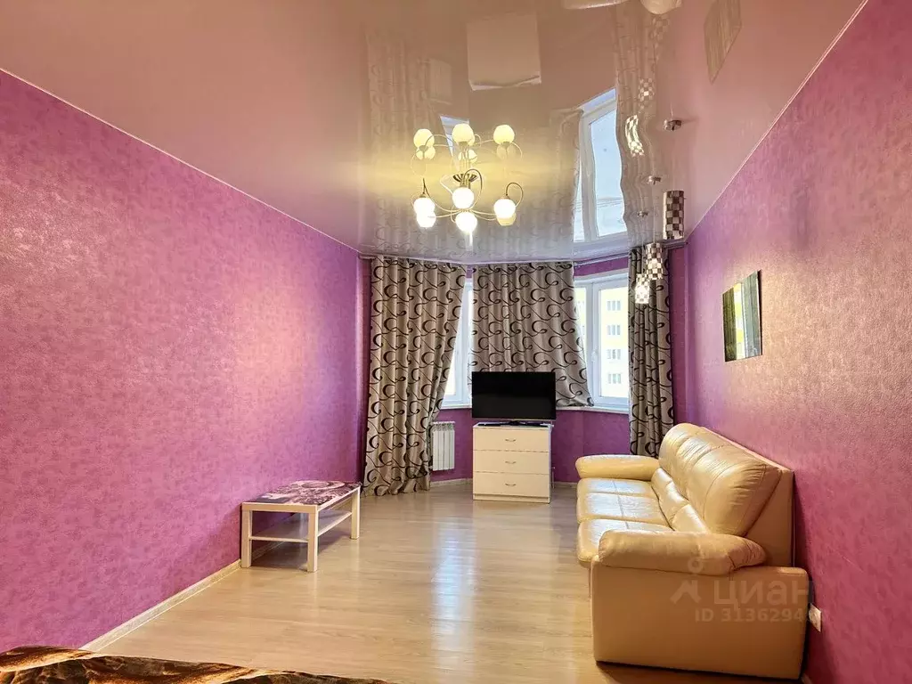 2-к кв. Тверская область, Тверь Псковская ул., 2 (71.0 м) - Фото 0
