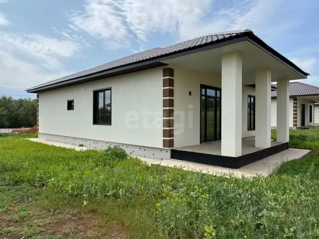 Дом в Оренбургская область, Оренбургский район, с. Подгородняя ... - Фото 2