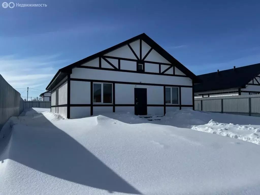 Дом в Оренбургский район, Сергиевский сельсовет, село Приютово (90 м) - Фото 1