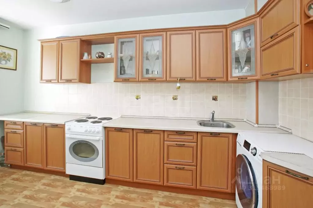 2-к кв. Омская область, Омск ул. 6-я Линия, 180 (54.8 м) - Фото 0