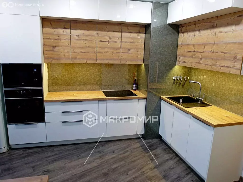 3-комнатная квартира: Санкт-Петербург, Парашютная улица, 61к4 (84 м) - Фото 1