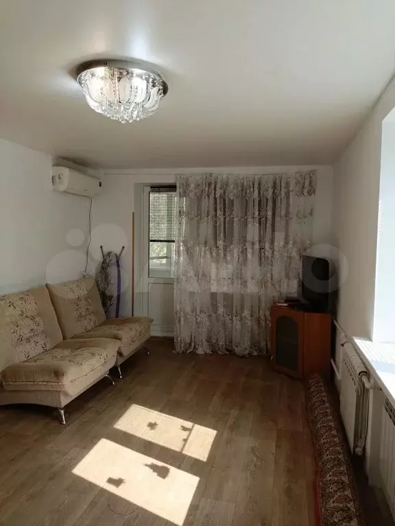 1-к. квартира, 38 м, 4/4 эт. - Фото 0