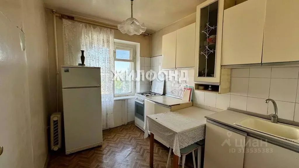 3-к кв. Астраханская область, Астрахань ул. Софьи Перовской, 103к26 ... - Фото 0
