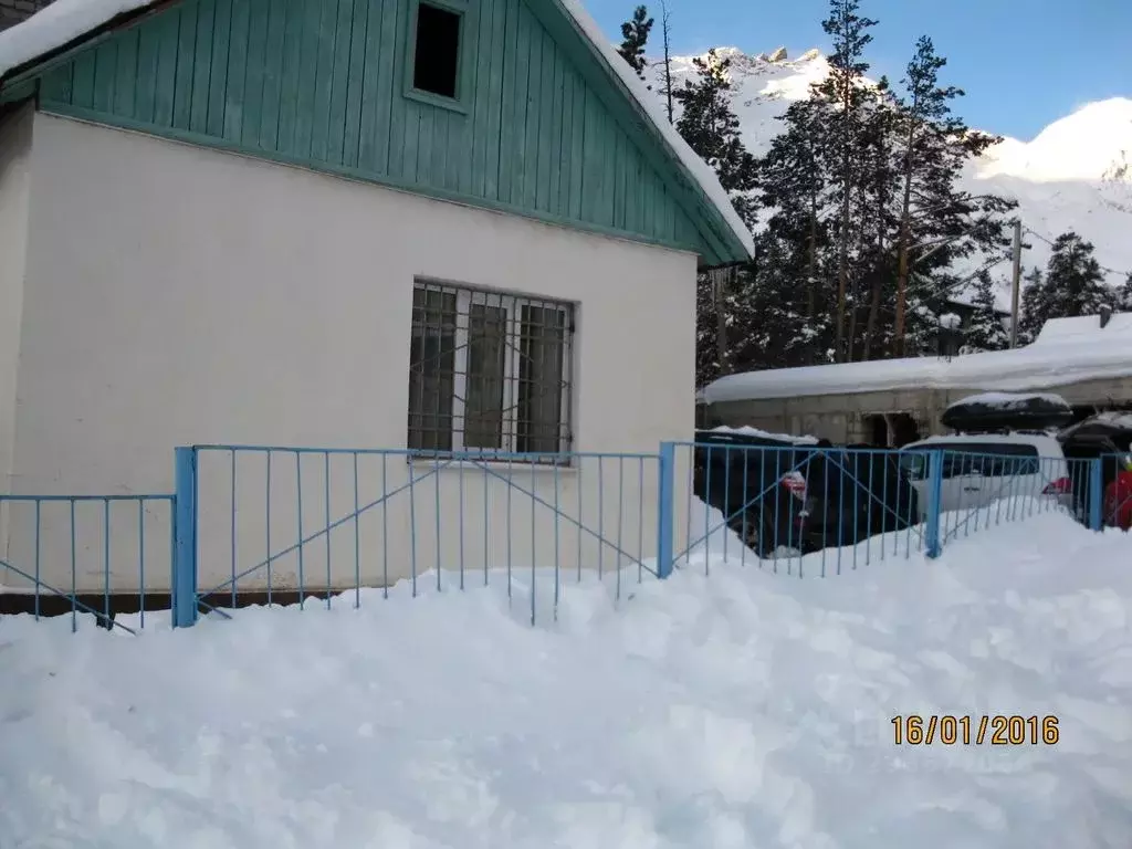 Дом в Кабардино-Балкария, Эльбрусский район, с. Терскол ул. ... - Фото 1