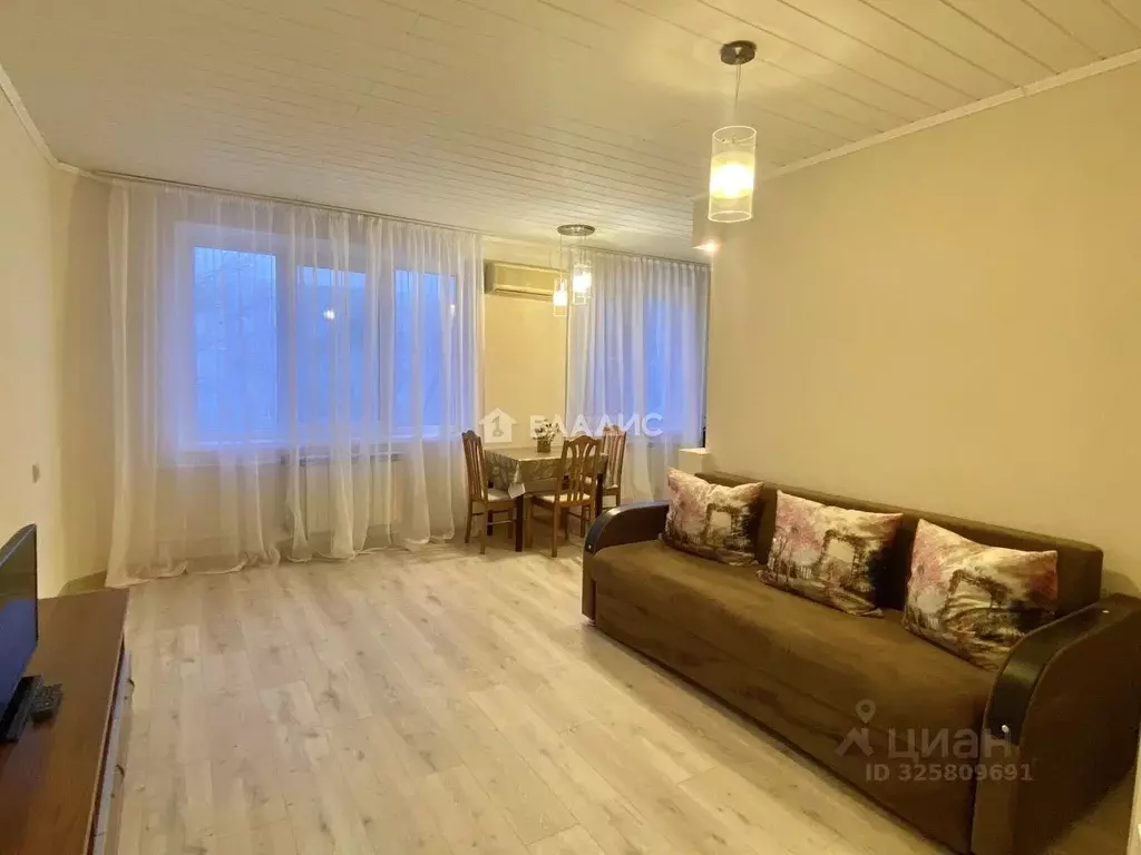 3-к кв. Волгоградская область, Волгоград ул. 8-й Воздушной Армии, 26 ... - Фото 2