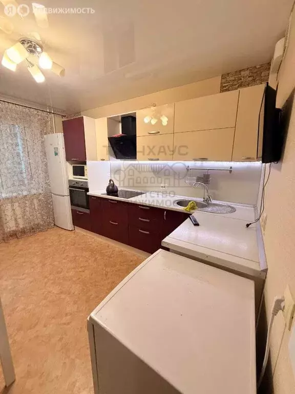 3-комнатная квартира: Нефтекамск, улица Декабристов, 11 (64.1 м) - Фото 1