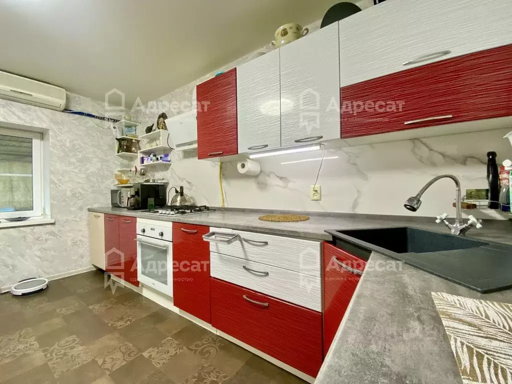 Дом в Волгоградская область, Волгоград пос. Ангарский, ул. ... - Фото 1