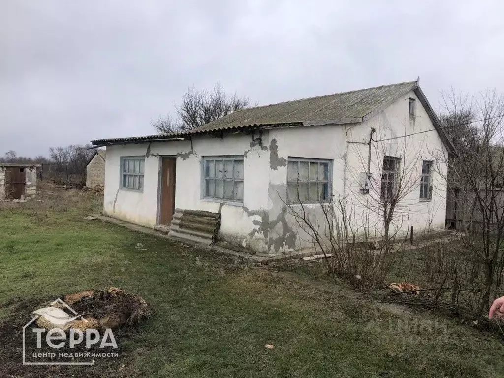 Дом в Крым, Сакский район, с. Воробьево ул. Нижняя, 7 (45 м) - Фото 1