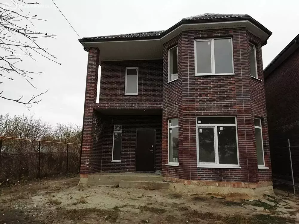 Дом в Ростов-на-Дону, Особенная улица (160 м) - Фото 0