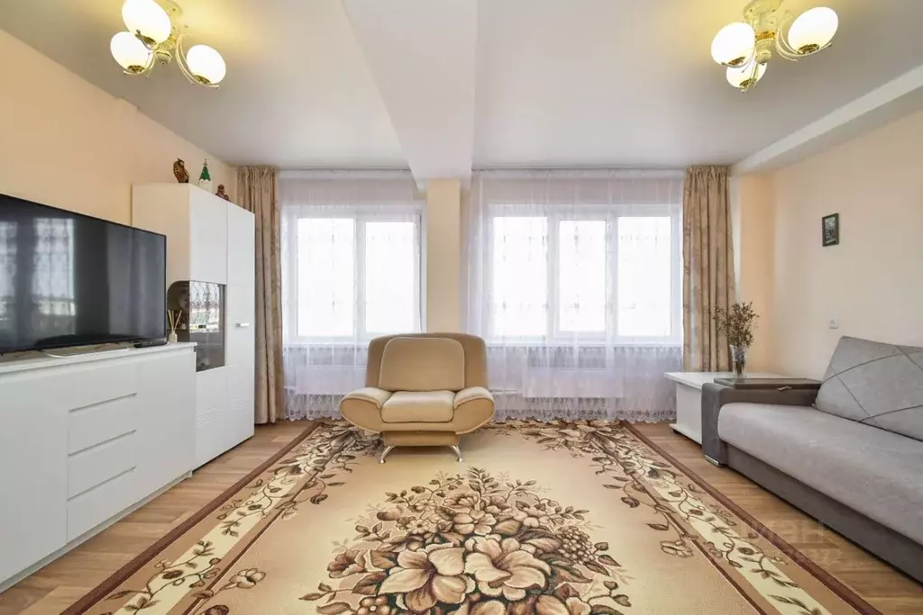 3-к кв. Красноярский край, Красноярск Парашютная ул., 74а (77.2 м) - Фото 1