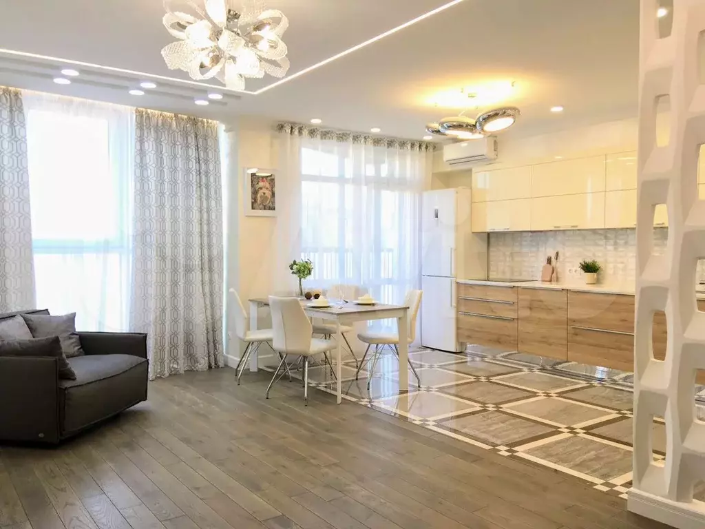 3-к. квартира, 100 м, 5/5 эт. - Фото 0