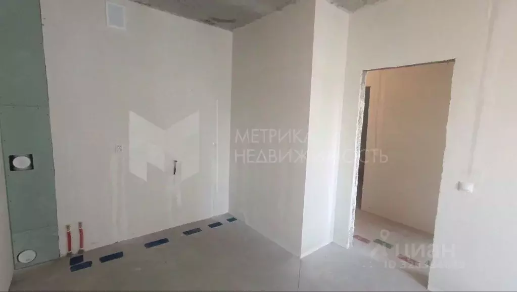 1-к кв. Тюменская область, Тюмень ул. Фармана Салманова, 17 (39.88 м) - Фото 2