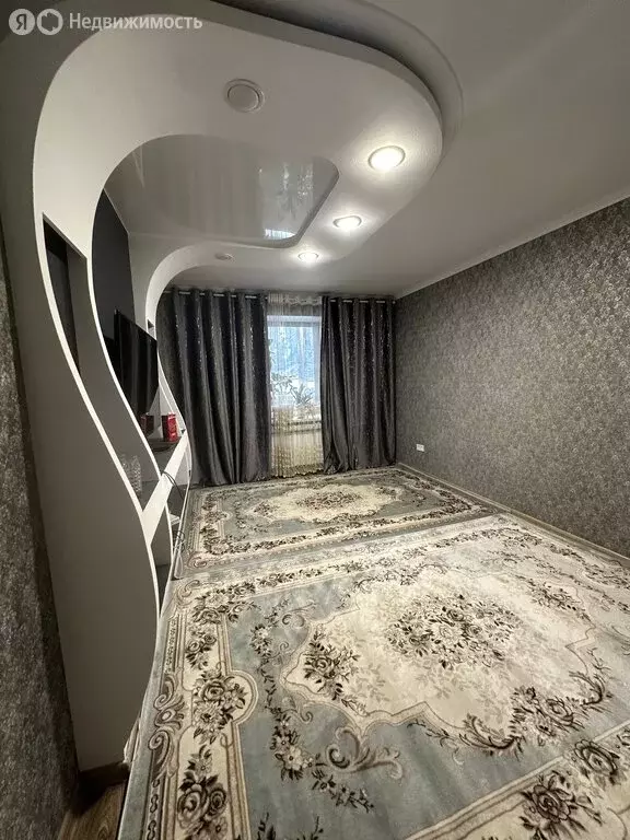 3-комнатная квартира: Омск, улица Серова, 22 (59 м) - Фото 0