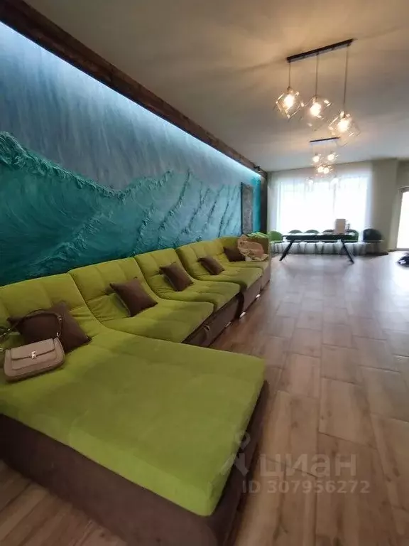 Дом в Крым, Бахчисарайский район, Куйбышевское с/пос  (200 м) - Фото 1