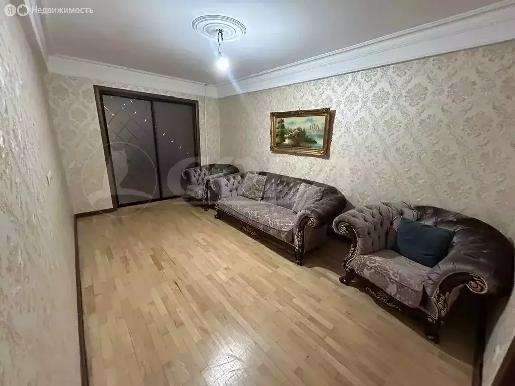 3-комнатная квартира: Махачкала, проспект Имама Шамиля, 43 (70 м) - Фото 1