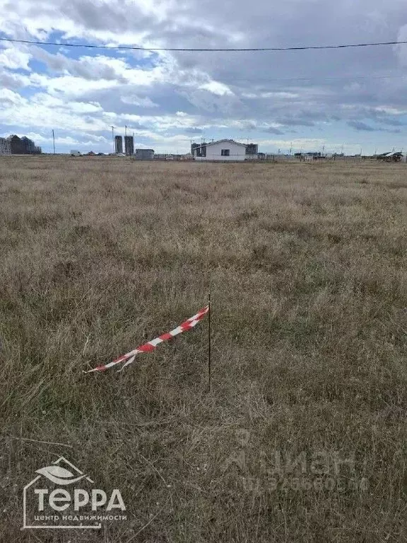 Участок в Крым, Сакский район, с. Уютное ул. Садовая (6.0 сот.) - Фото 2